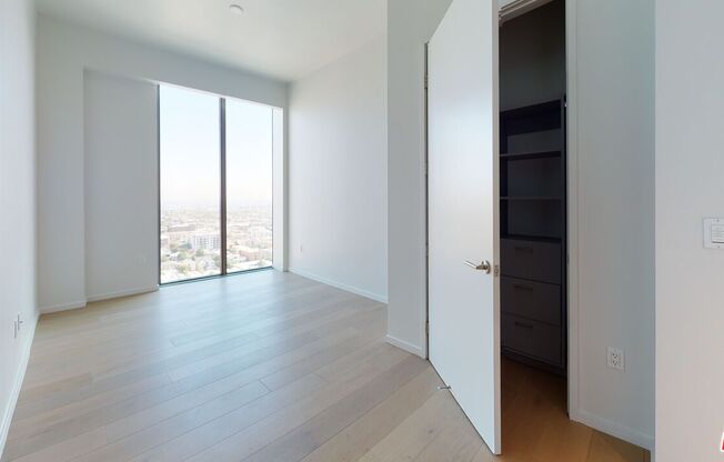 2 beds, 2.5 baths, 2,802 sqft, $18,995, Unit PH15