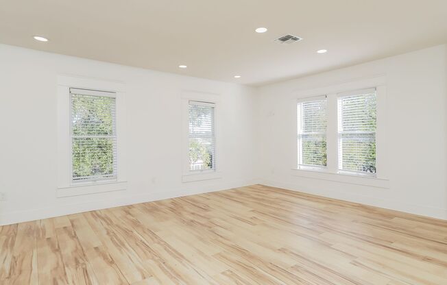 120 E Magnolia - 101