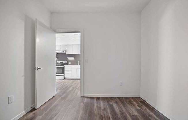 1 bed, 1 bath, 812 sqft, $4,500, Unit 504