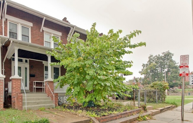 3414 Warder St NW