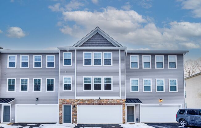 New Construction Leasing NOW - 3 Bedroom End Unit Townhouse in Franklin Regional School District
