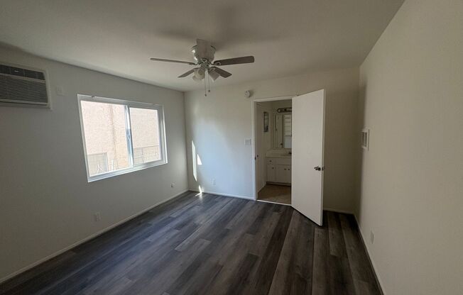 2 beds, 1 bath, $2,100, Unit 14143-01