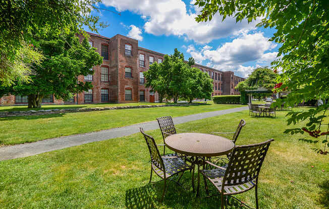 Enjoy the beautiful grounds | Bigelow Commons