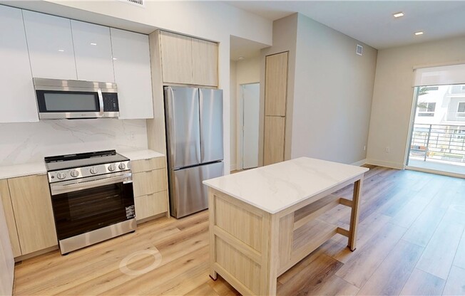 2 beds, 2 baths, 1,100 sqft, $4,355, Unit 644