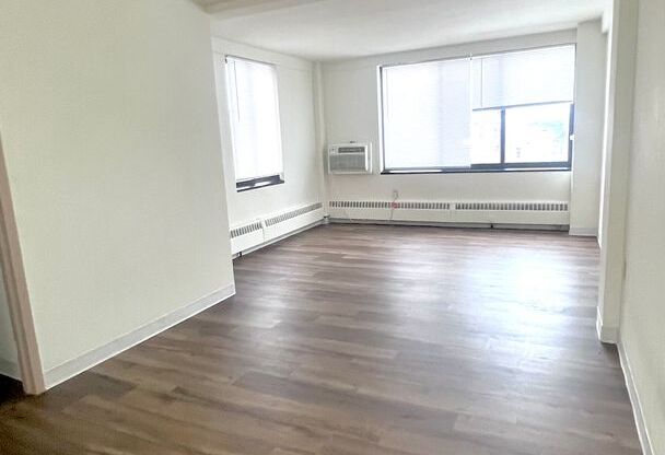 Studio, 1 bath, 320 sqft, $800, Unit # 516