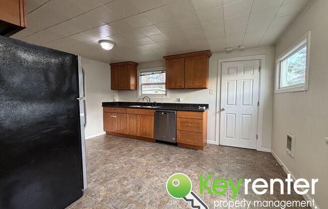 2 beds, 1 bath, $1,650