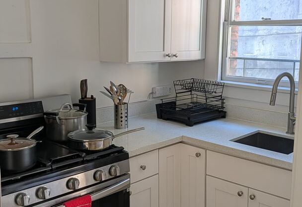 Studio, 1 bath, 335 sqft, $1,895, Unit Unit 310 (furnished)