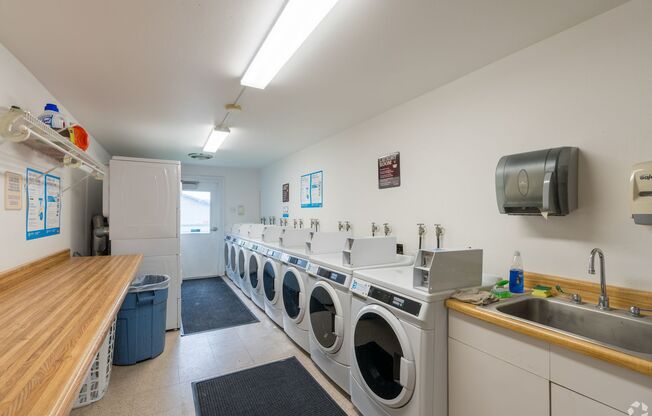 WillowWood Village Apts