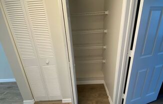 1 bed, 1 bath, 700 sqft, $1,300, Unit 165