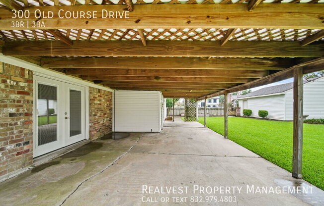 300 OLD CRSE DR
