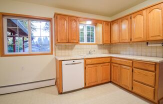 3 beds, 2 baths, $2,495