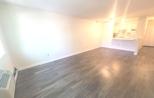 1 bed, 1 bath, $1,195, Unit 215