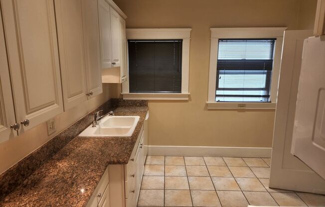 2 beds, 1 bath, 1,250 sqft, $2,995, Unit #5