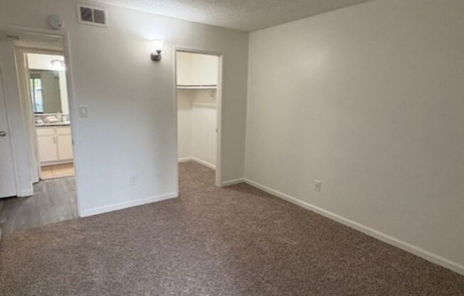 1 bed, 1 bath, 650 sqft, $1,320, Unit 12