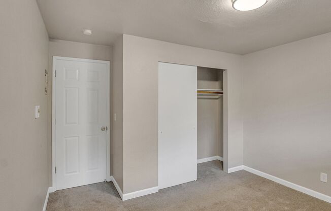 2 beds, 1 bath, 690 sqft, $1,780, Unit 303