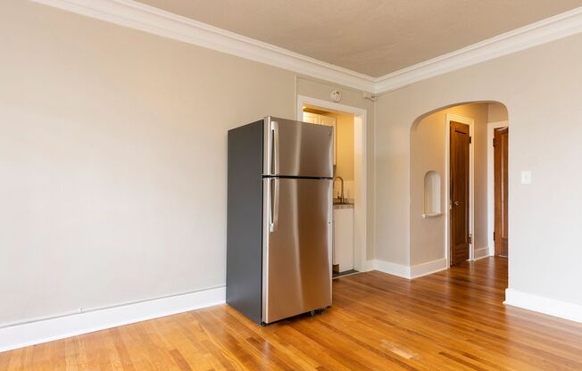 Studio, 1 bath, 282 sqft, $1,225, Unit Mayfair - 37