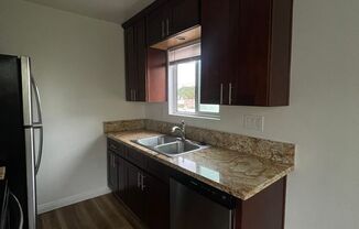 2 beds, 1 bath, $1,900, Unit 4