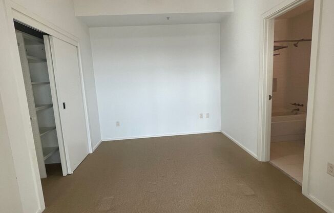 1 bed, 1 bath, 959 sqft, $2,000