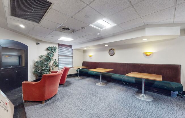 2 beds, 2 baths, 873 sqft, $1,810, Unit 601 W 11th Ave