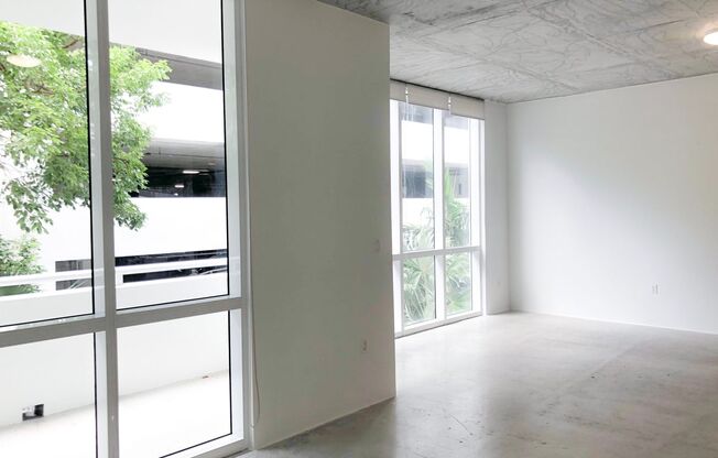 Studio, 1 bath, 796 sqft, $2,550, Unit Unit 210