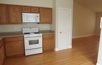 2 beds, 2 baths, $1,595