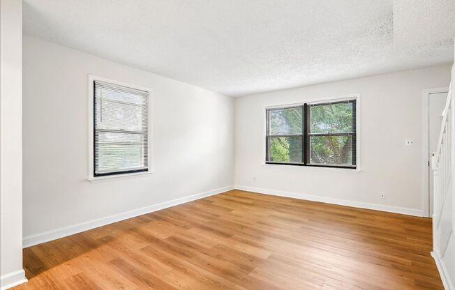 Lovely 3-Bedroom 1 bath End Unit townhome in Deanwood