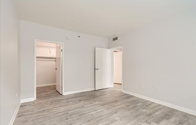 2 beds, 1 bath, $2,995, Unit # 433