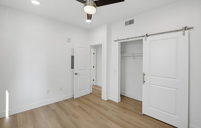 2 beds, 2 baths, 725 sqft, $2,895, Unit 2201