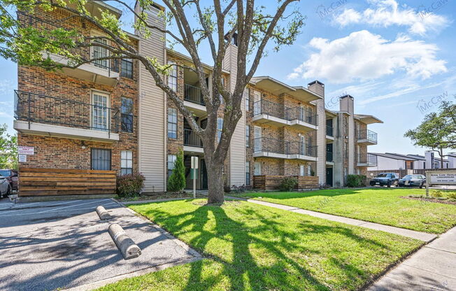 9520 Royal Lane