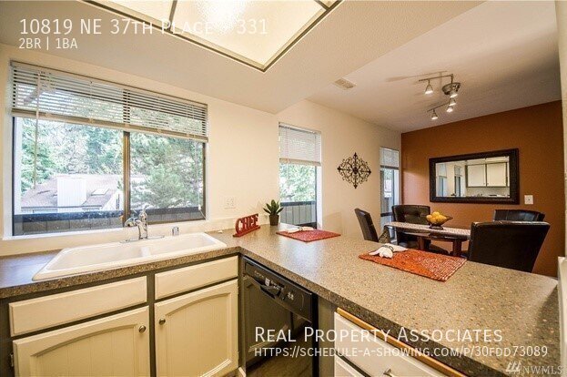 10819 NE 37th Place