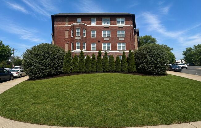 1 bed, 1 bath, $1,200, Unit B401