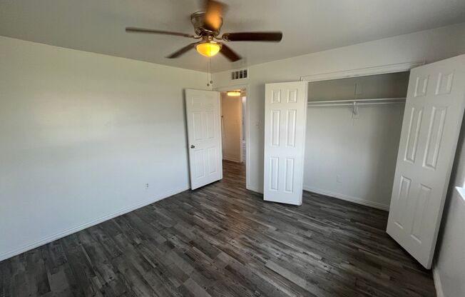 2 beds, 1 bath, $1,400