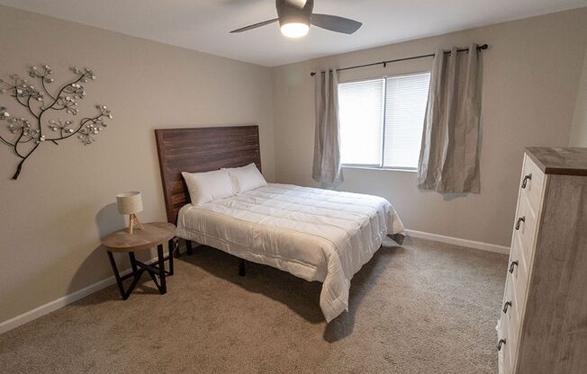 2 beds, 1 bath, $1,900, Unit # 7