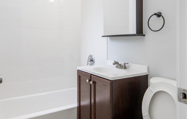 2 beds, 1 bath, 569 sqft, $2,300, Unit 1112-1st floor