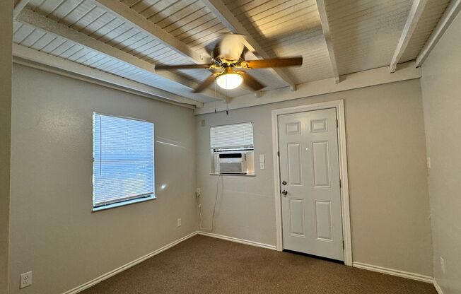 207 W Phillips St.