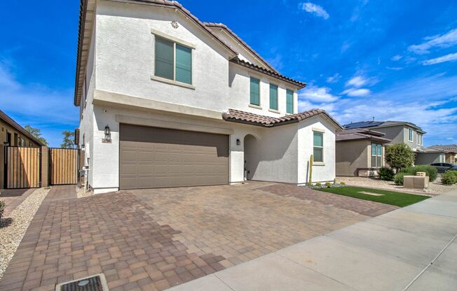 Gorgeous 5 Bedroom + 3 Bathroom + 2 Car Garage + Private Pool + Putting Green in Goodyear!