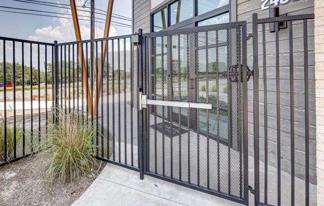 walk in entrances are available at Brixton South Shore, Texas