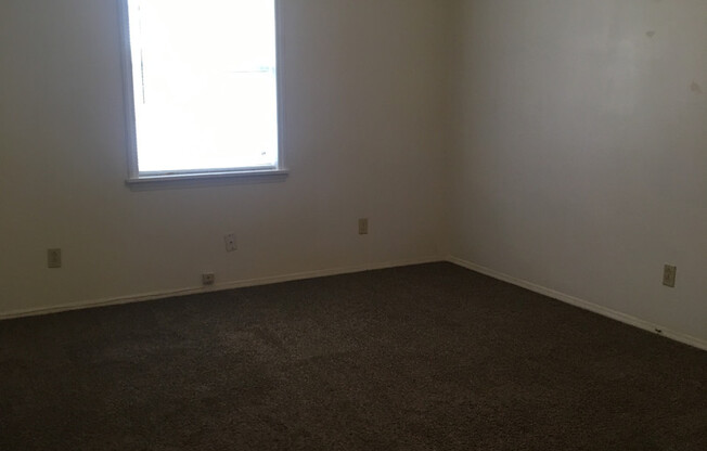 2 beds, 1 bath, 891 sqft, $800, Unit 118