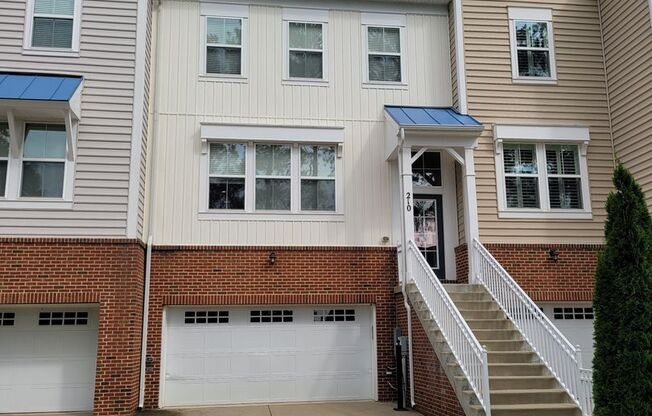 4 beds, 3.5 baths, $2,850