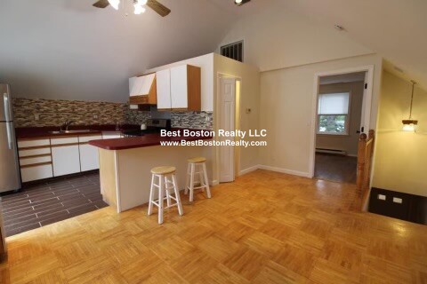 22 LAKESIDE AVE