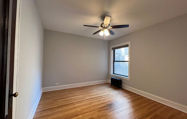 3 beds, 1 bath, 825 sqft, $3,595, Unit 2121-27-1A