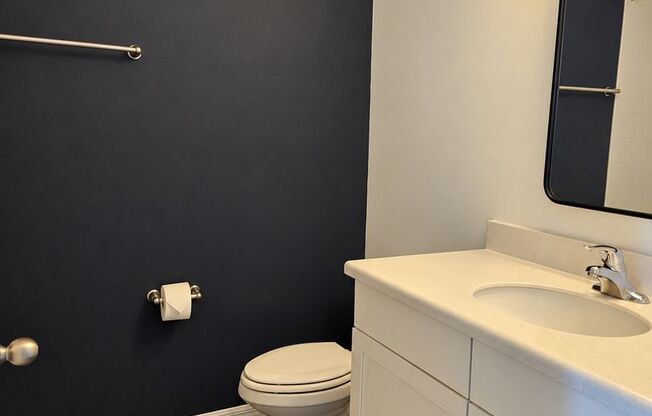 COMMUNITY POOLS – WINDERMERE – 3 BEDROOMS, 2.5 BATHROOMS – $2,800/MONTH