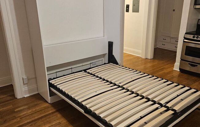 Studio, 1 bath, 337 sqft, $1,249, Unit 25