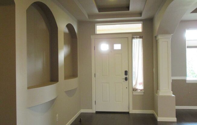 Gorgeous 5 bedroom 2.5 bath home in Lakeland Hills