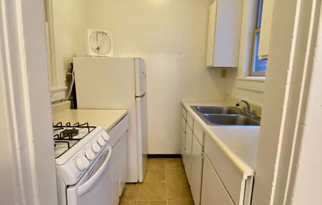 1 bed, 1 bath, 655 sqft, $1,495, Unit 105