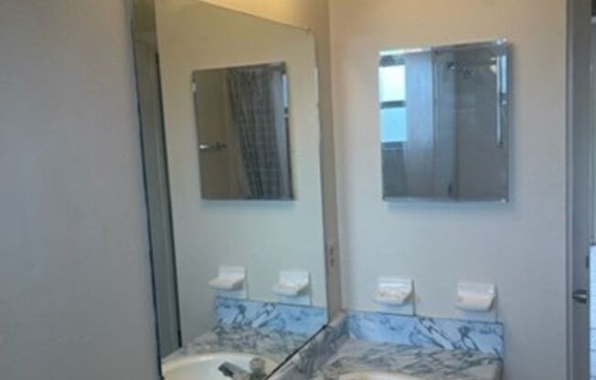 1 bed, 1 bath, $1,495, Unit 1215 SE 46th Lane #E