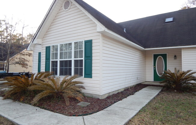 3 beds, 2 baths, $2,200