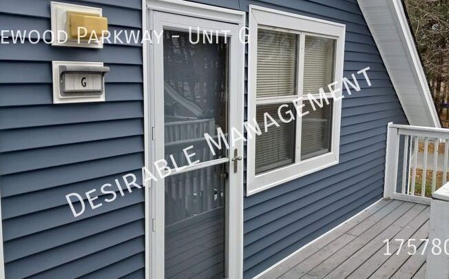 6 RIDGEWOOD PKWY