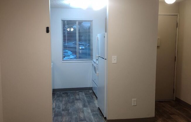 2 beds, 1 bath, 776 sqft, $1,325, Unit 090