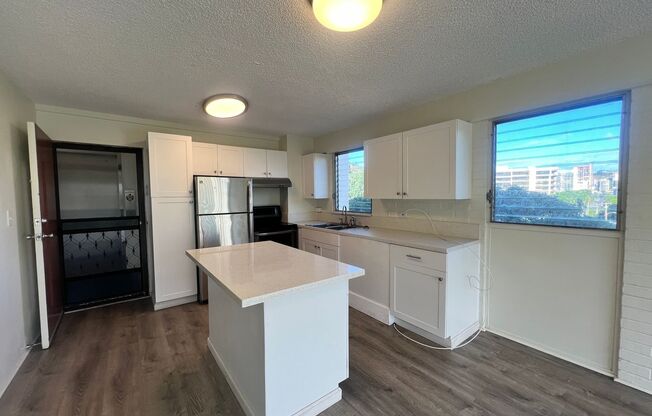 2 beds, 1 bath, $2,250